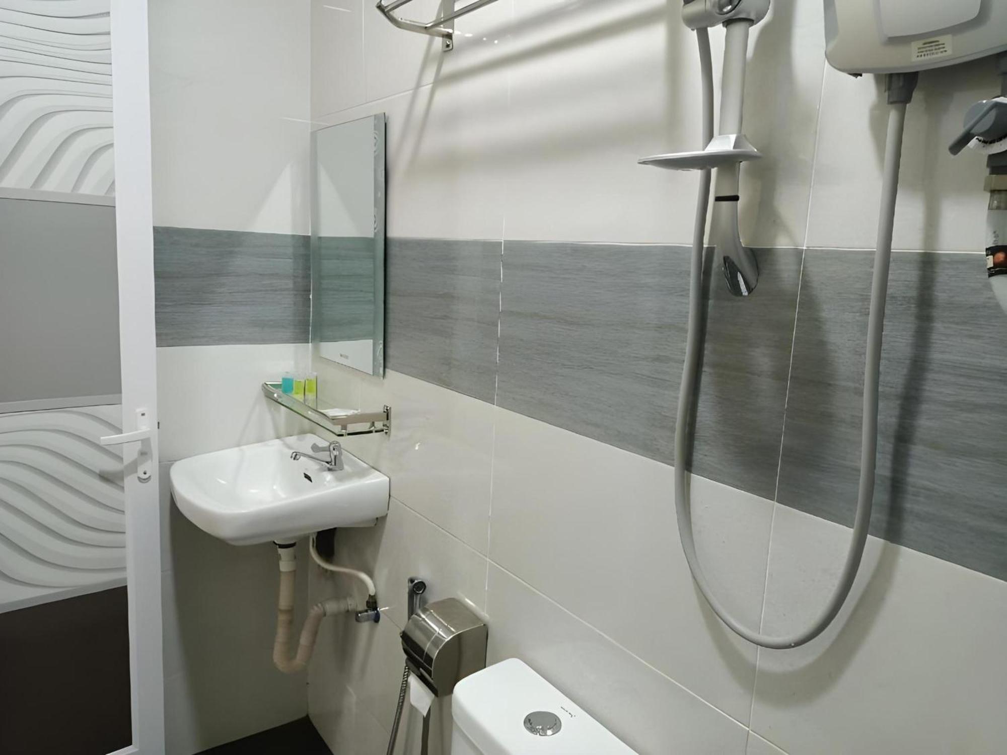 Oyo 90380 Hotel