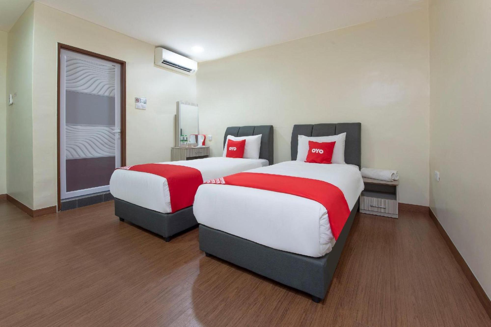Oyo 90380 Hotel